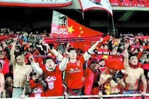 意媒Calciomercato消息，罗马正在转会市场上寻找中后卫引援，他们与博努奇的谈判已经进入后期阶段。